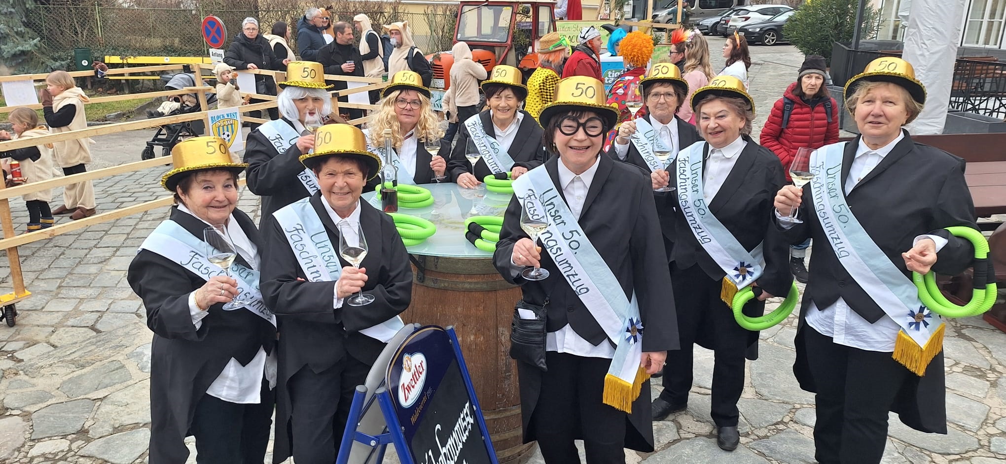 12726bdb 8d89 4d4c bd5a 9dc733c5c897